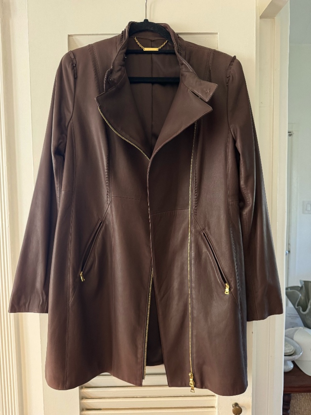 Elie Tahari brown leather jacket (L)